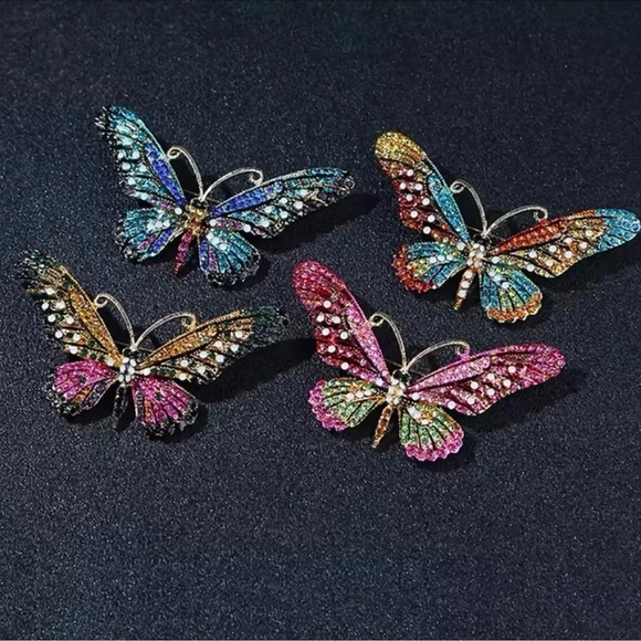 Betsey Johnson Butterfly Crystal Brooch - Picture 2 of 4